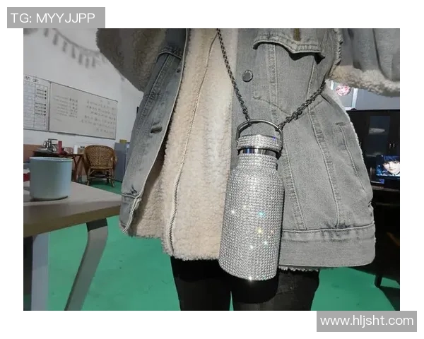 内马尔专属水杯闪耀登场足球迷必备的个性化收藏品